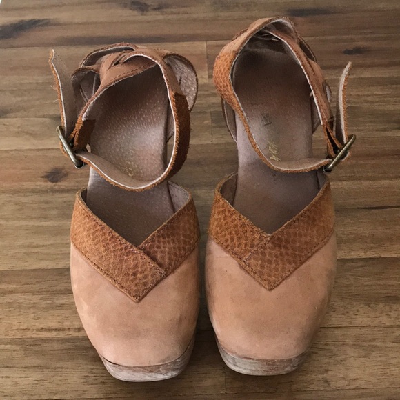 free people walk this way clog